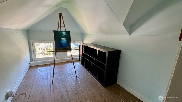 720 N L St, Tacoma, WA 98403 - bonus room featuring hardwood / wood-style floors, vaulted ceiling, and baseboards