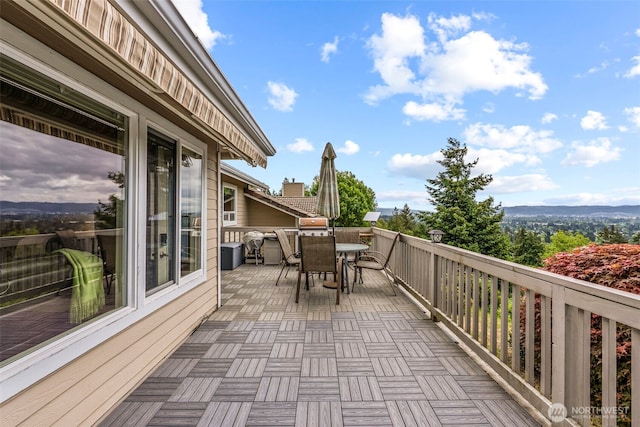 8 Clearview Dr, Longview, WA 98632 - view of patio featuring outdoor dining space