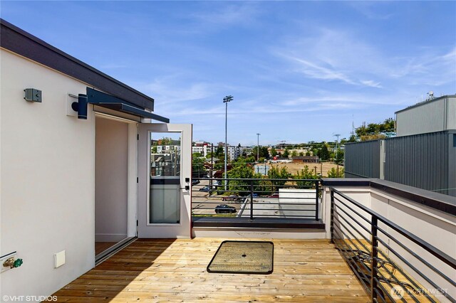 444 13th Ave, Seattle, WA 98122 - view of wooden deck