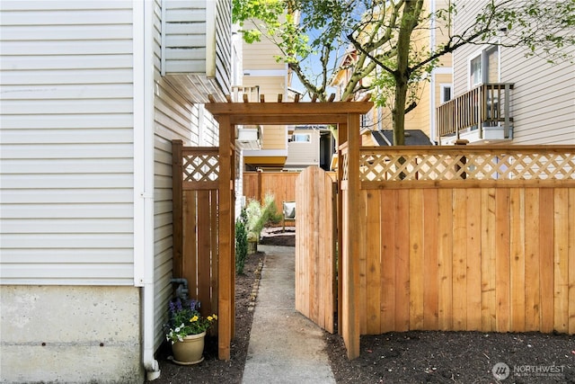 6537 5th Ave NE Unit B, Seattle, WA 98115 - view of gate
