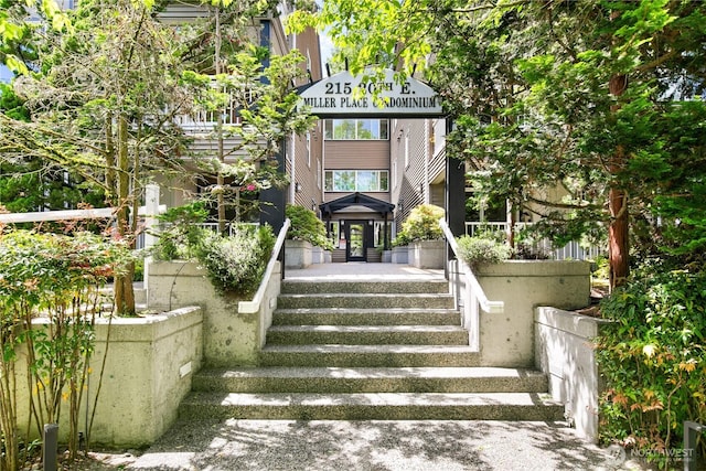 215 20th Ave E Unit 203, Seattle, WA 98112 - view of entrance to property