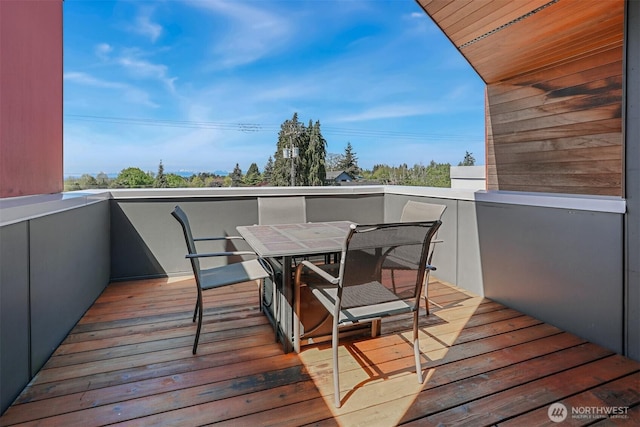 6704 15th Ave NW, Seattle, WA 98107 - balcony with outdoor dining area