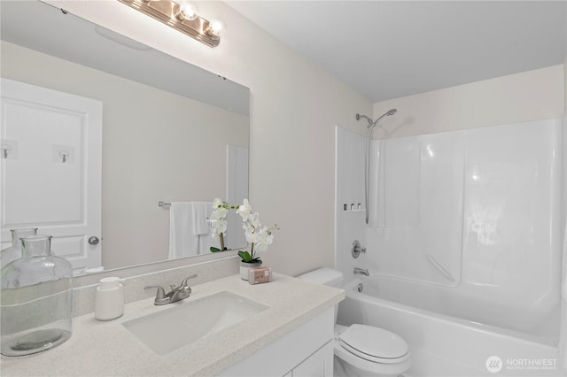 12611 13th Ave SE, Everett, WA 98208 - bathroom with toilet, vanity, and washtub / shower combination
