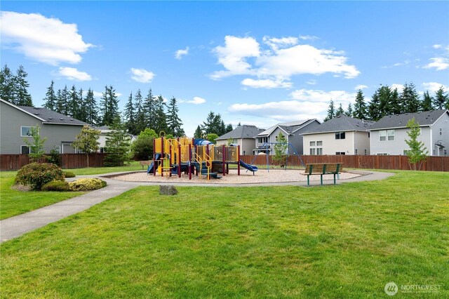 12611 13th Ave SE, Everett, WA 98208 - communal playground with a residential view