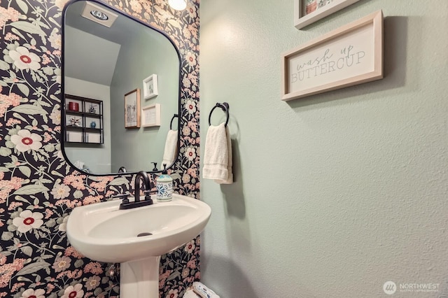 10829 19th Ave SE Unit 3C, Everett, WA 98208 - bathroom with a sink