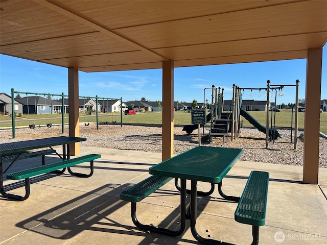 505 Herren Ave, Winlock, WA 98596 - surrounding community with a residential view