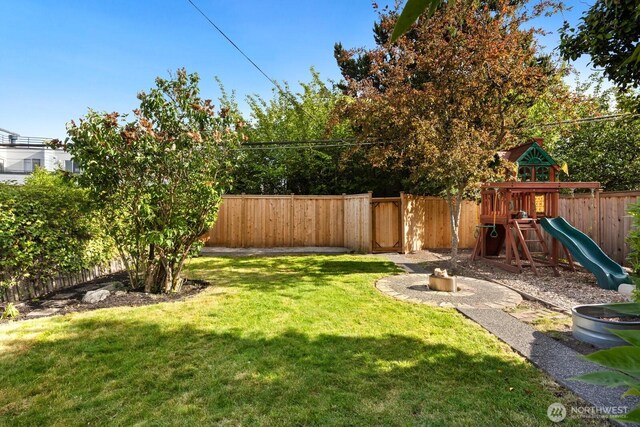 3201 SW Genesee St, Seattle, WA 98126 - view of yard featuring a playground