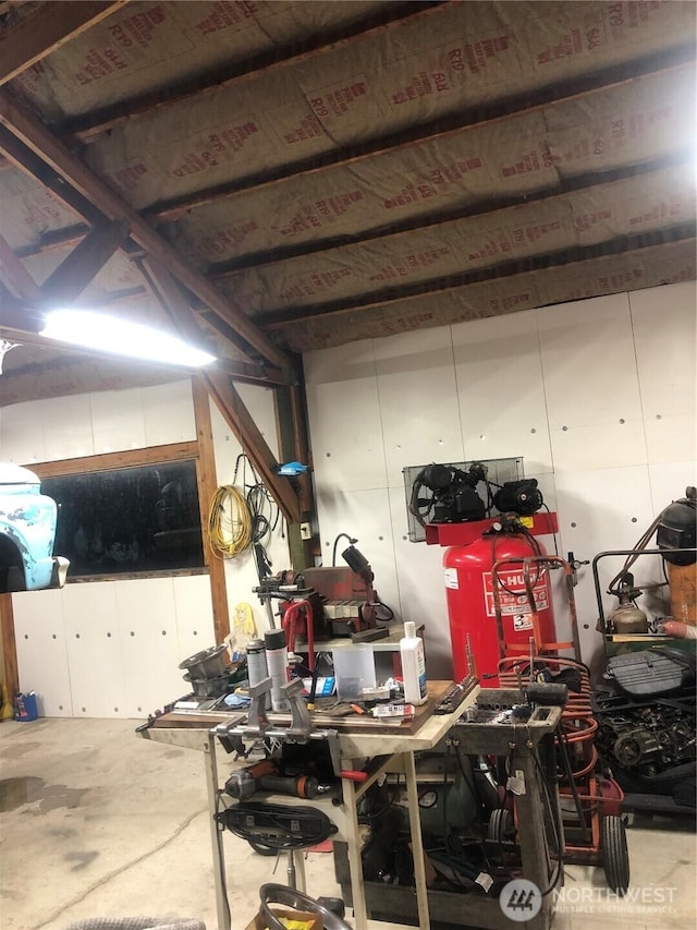 30 Hemlock St N, Soap Lake, WA 98851 - view of garage