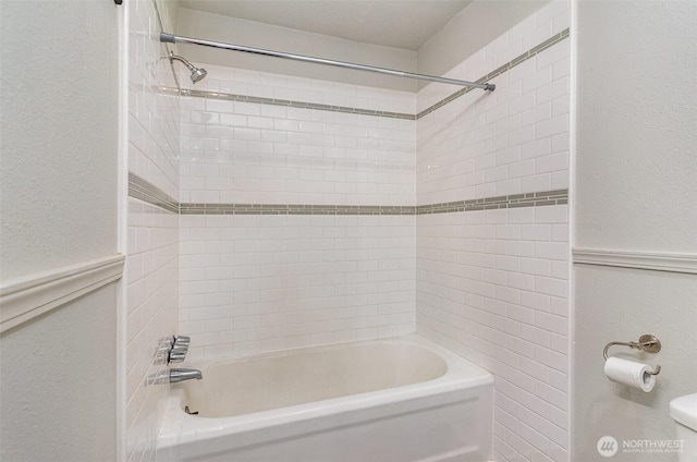 4035 A St, Tacoma, WA 98418 - full bath with toilet, bathing tub / shower combination, and a textured wall