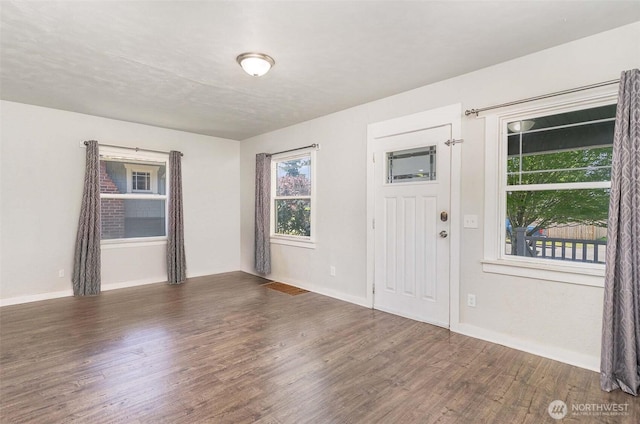 4035 A St, Tacoma, WA 98418 - entryway featuring wood finished floors and baseboards