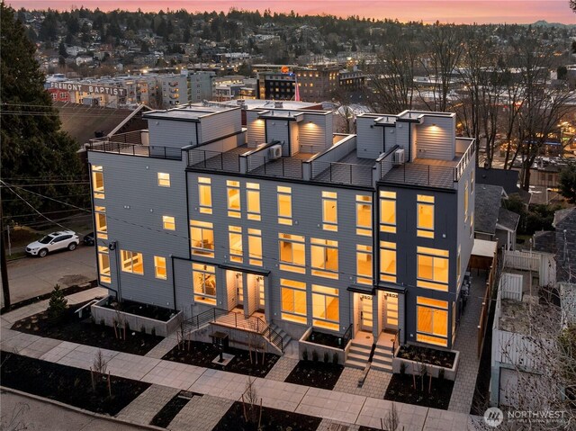 724 N 36th St, Seattle, WA 98103 - city view