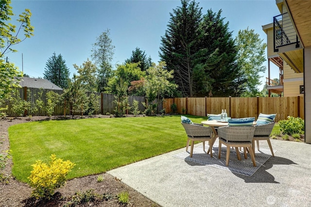 15535 NE 60th St, Redmond, WA 98052 - view of yard featuring outdoor dining space and a patio