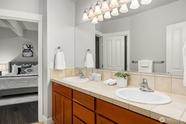 11005 NE 100th Pl, Kirkland, WA 98033 - full bath featuring double vanity and connected bathroom