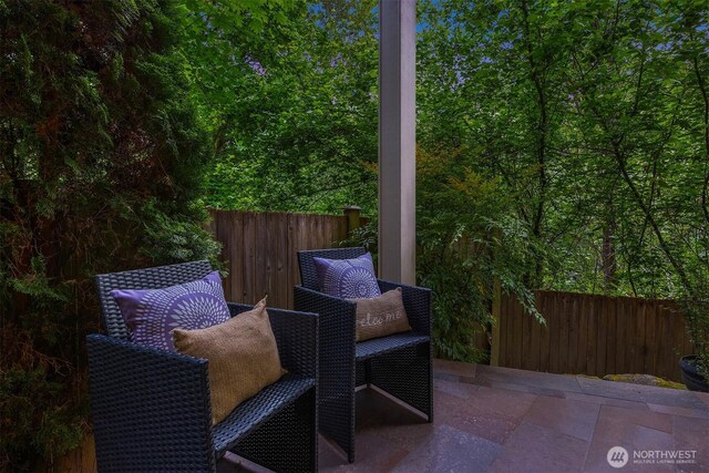 11005 NE 100th Pl, Kirkland, WA 98033 - view of patio / terrace