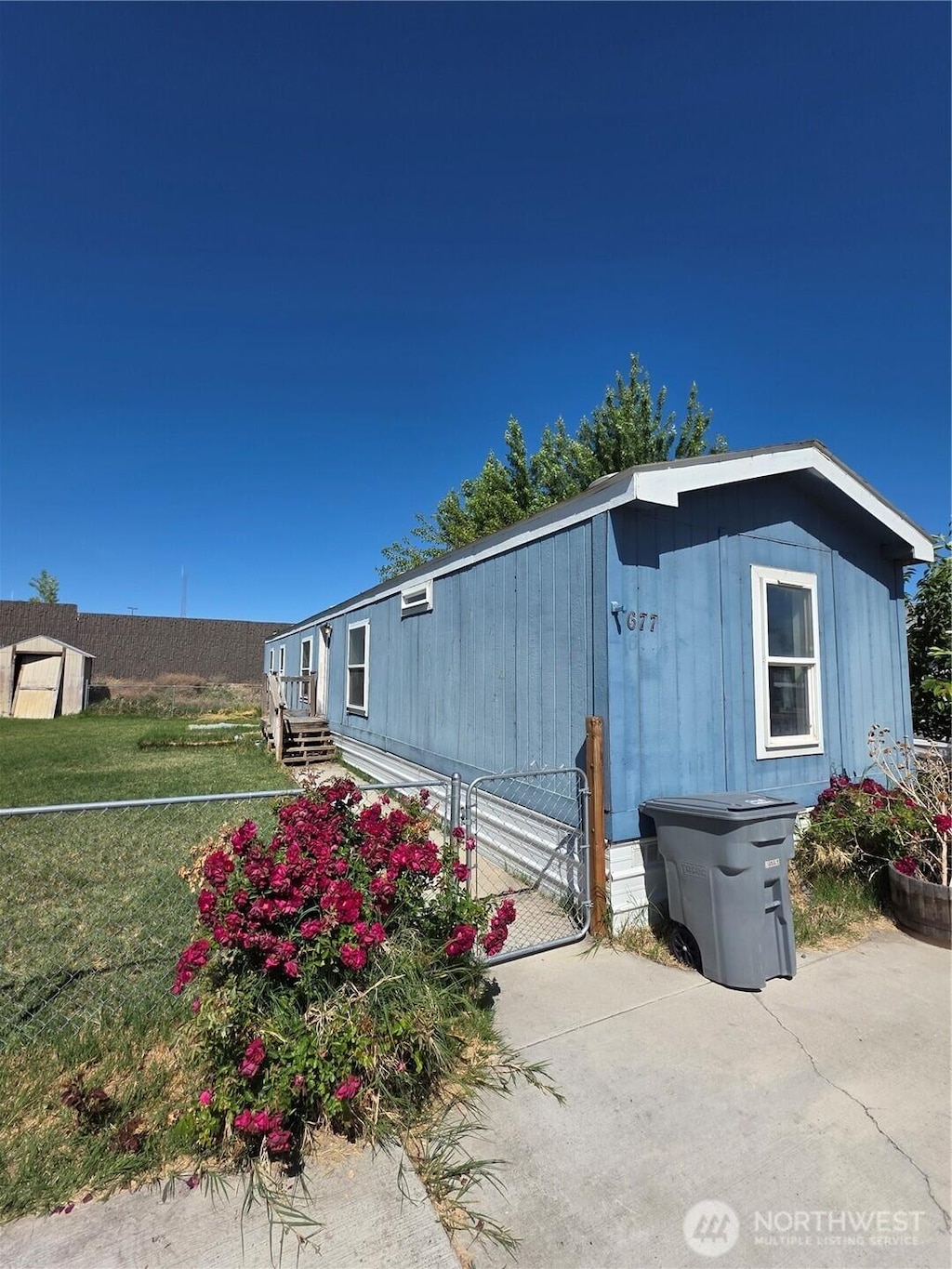 677 Lonetree Ln, Richland, WA 99352 - photo 1