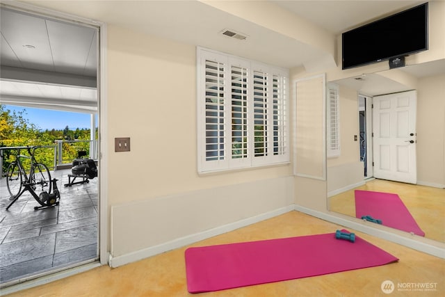 7440 SE 32nd St, Mercer Island, WA 98040 - exercise area featuring baseboards