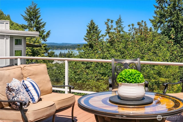 7440 SE 32nd St, Mercer Island, WA 98040 - balcony with a water view