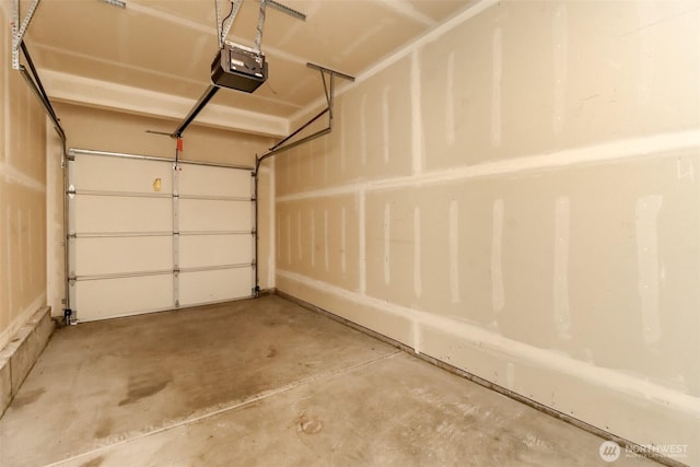 5513 Starlight St E, Fife, WA 98424 - garage featuring a garage door opener