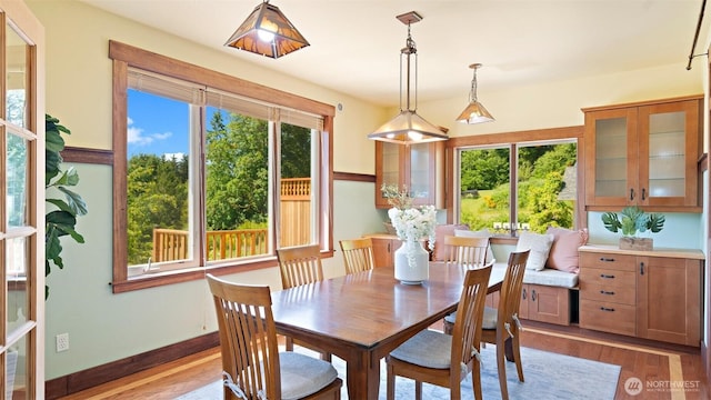 10539 N Madison Ave NE, Bainbridge Island, WA 98110 - dining area with wood finished floors