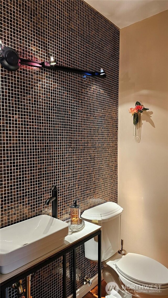 10920 Chaucer St SE, Olympia, WA 98501 - bathroom featuring toilet