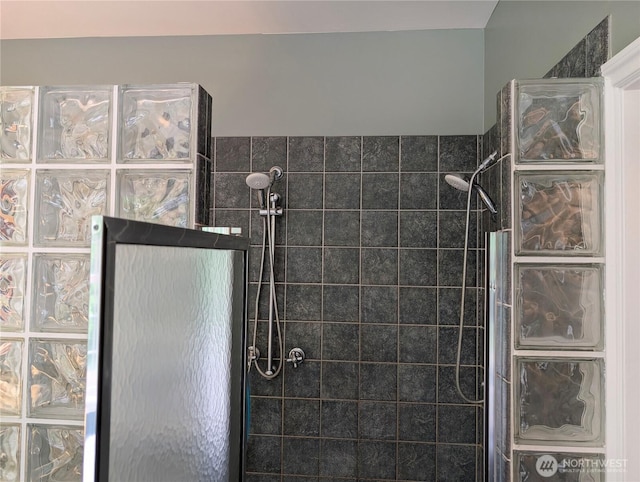 10920 Chaucer St SE, Olympia, WA 98501 - full bathroom featuring tiled shower
