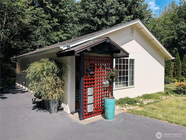 10920 Chaucer St SE, Olympia, WA 98501 - view of side of property