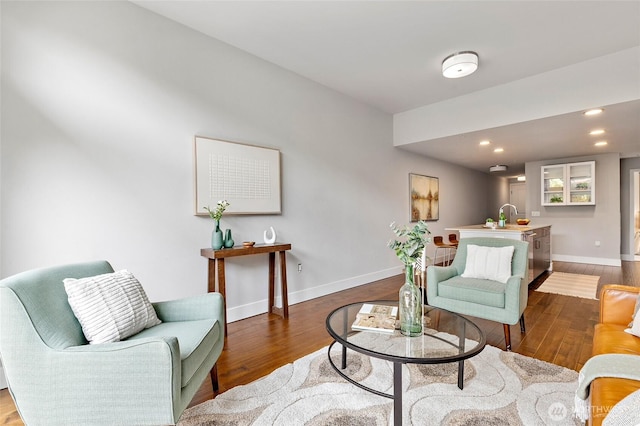 50 Pine St Unit 420, Edmonds, WA 98020 - living room with dark wood-type flooring, baseboards, and recessed lighting