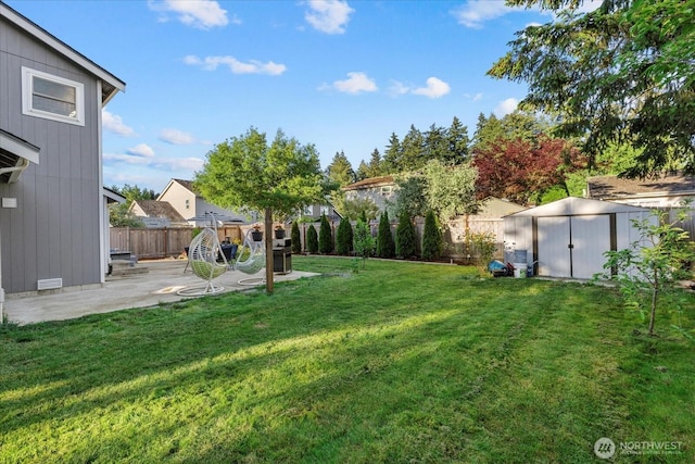 20111 74th Avenue Ct E, Spanaway, WA 98387 - view of yard with a patio area