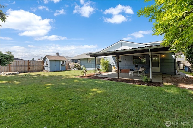 7425 S Alaska St, Tacoma, WA 98408 - view of yard with a patio area