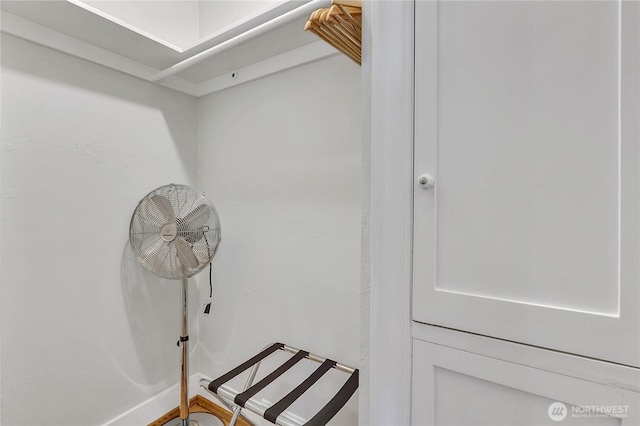 1101 17th Ave Unit 403, Seattle, WA 98122 - detailed view of baseboards