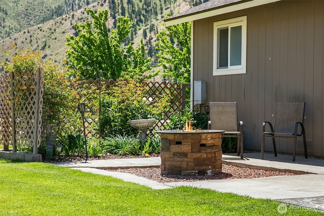 6132 Entiat River Rd, Entiat, WA 98822 - view of green lawn featuring a mountain view