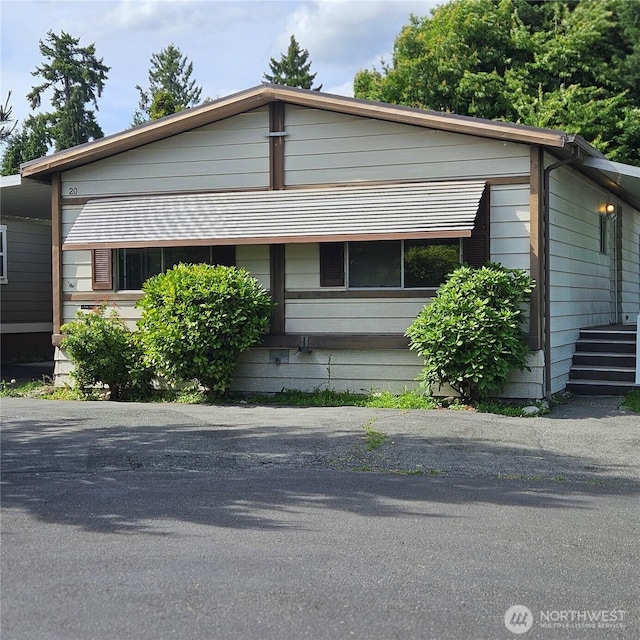 7031 NE 175th St Unit 20, Kenmore, WA 98028 - view of front of house