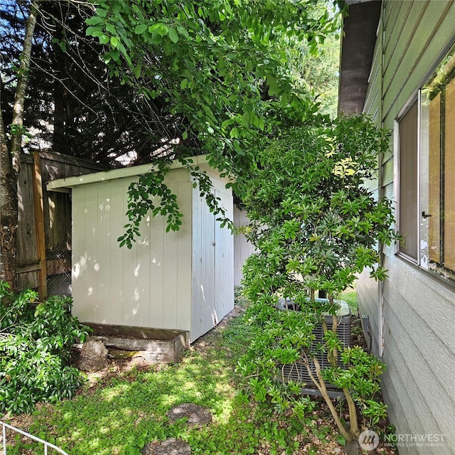 7031 NE 175th St Unit 20, Kenmore, WA 98028 - view of shed