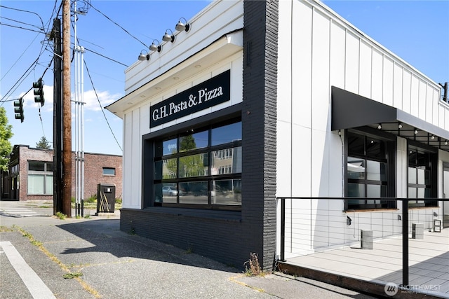 2736 SW Holden St, Seattle, WA 98126 - view of building exterior