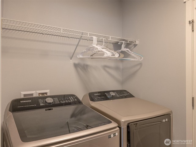 41 Kates Ct, Port Angeles, WA 98362 - laundry room featuring washing machine and clothes dryer