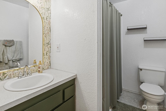 2209 Mciver Ct SW, Tumwater, WA 98512 - full bathroom featuring vanity, toilet, and curtained shower