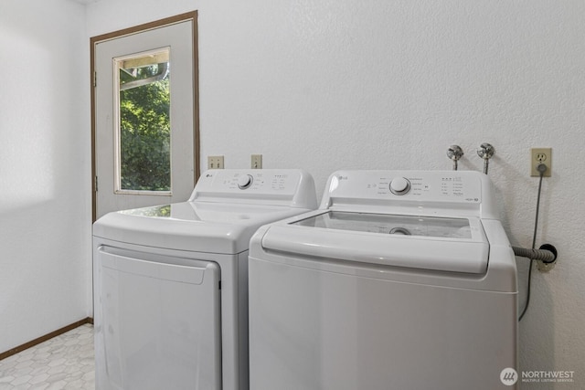 2209 Mciver Ct SW, Tumwater, WA 98512 - laundry area featuring washing machine and dryer