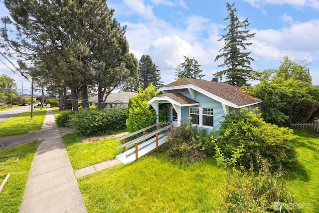 208 Carolina St, Bellingham, WA 98225 - view of front of house featuring a front yard