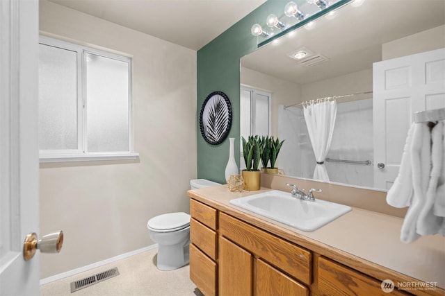 15406 NE 3rd Pl, Bellevue, WA 98007 - full bathroom featuring vanity, toilet, baseboards, and a shower with shower curtain