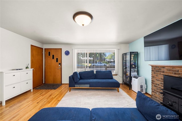 28624 27th Pl S, Federal Way, WA 98003 - living area featuring light wood finished floors