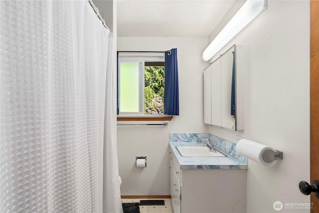 28624 27th Pl S, Federal Way, WA 98003 - bathroom featuring vanity and curtained shower