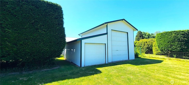 324 Pond Ln, Sequim, WA 98382 - view of garage
