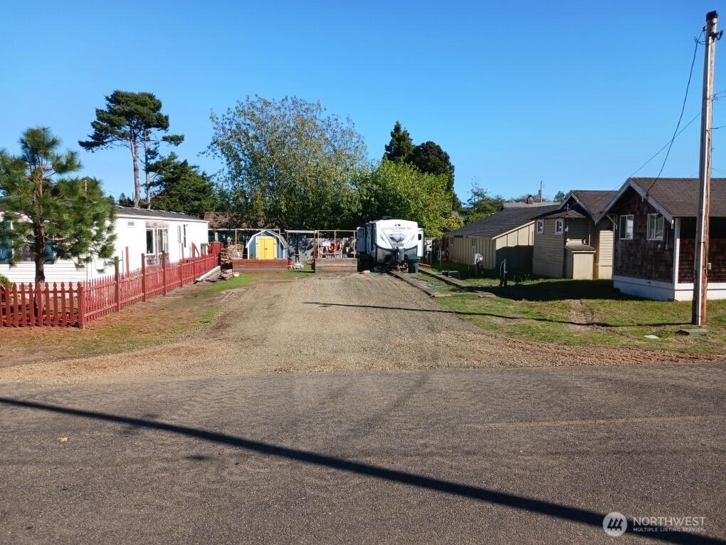 26308 Park Ave, Ocean Park, WA 98640
