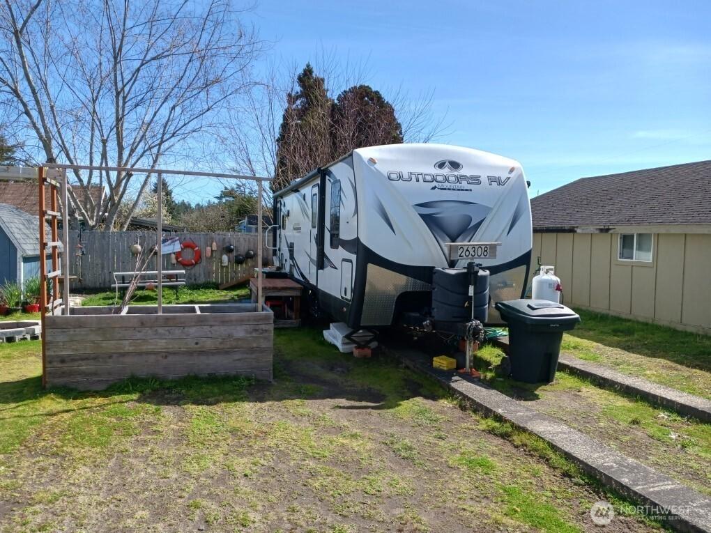 26308 Park Ave, Ocean Park, WA 98640