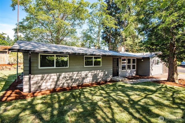 30156 2nd Pl SW, Federal Way, WA 98023 - ranch-style house with a front lawn and a chimney