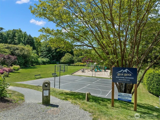 1536 NW 100th St, Seattle, WA 98177 - view of tennis court featuring a lawn