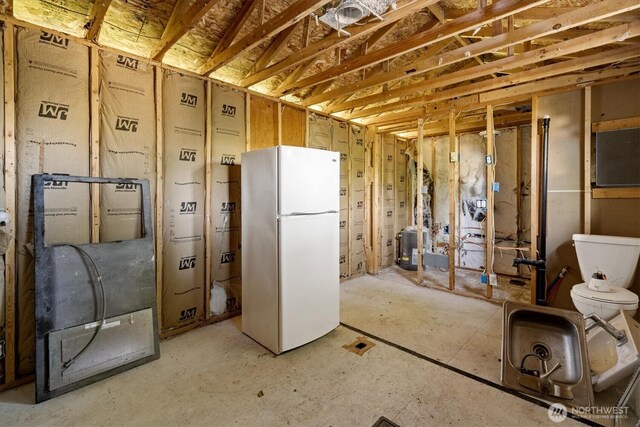 9010 13th Ave SW, Seattle, WA 98106 - below grade area with freestanding refrigerator