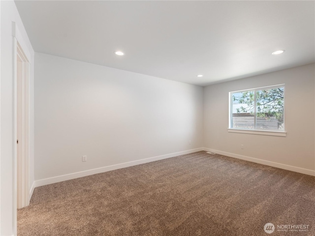 10 Salmon Dr, Wenatchee, WA 98801 - unfurnished bedroom with carpet flooring, baseboards, and recessed lighting