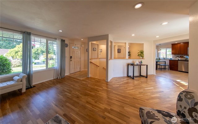 204 76th St SE, Everett, WA 98203 - living area featuring light wood-style flooring, baseboards, and recessed lighting