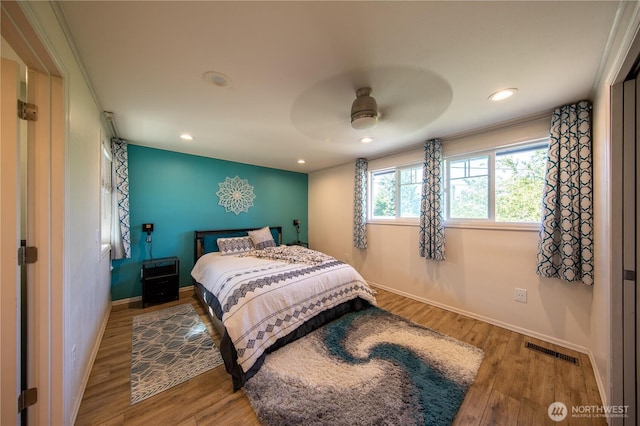 204 76th St SE, Everett, WA 98203 - bedroom featuring wood finished floors, recessed lighting, baseboards, and ceiling fan
